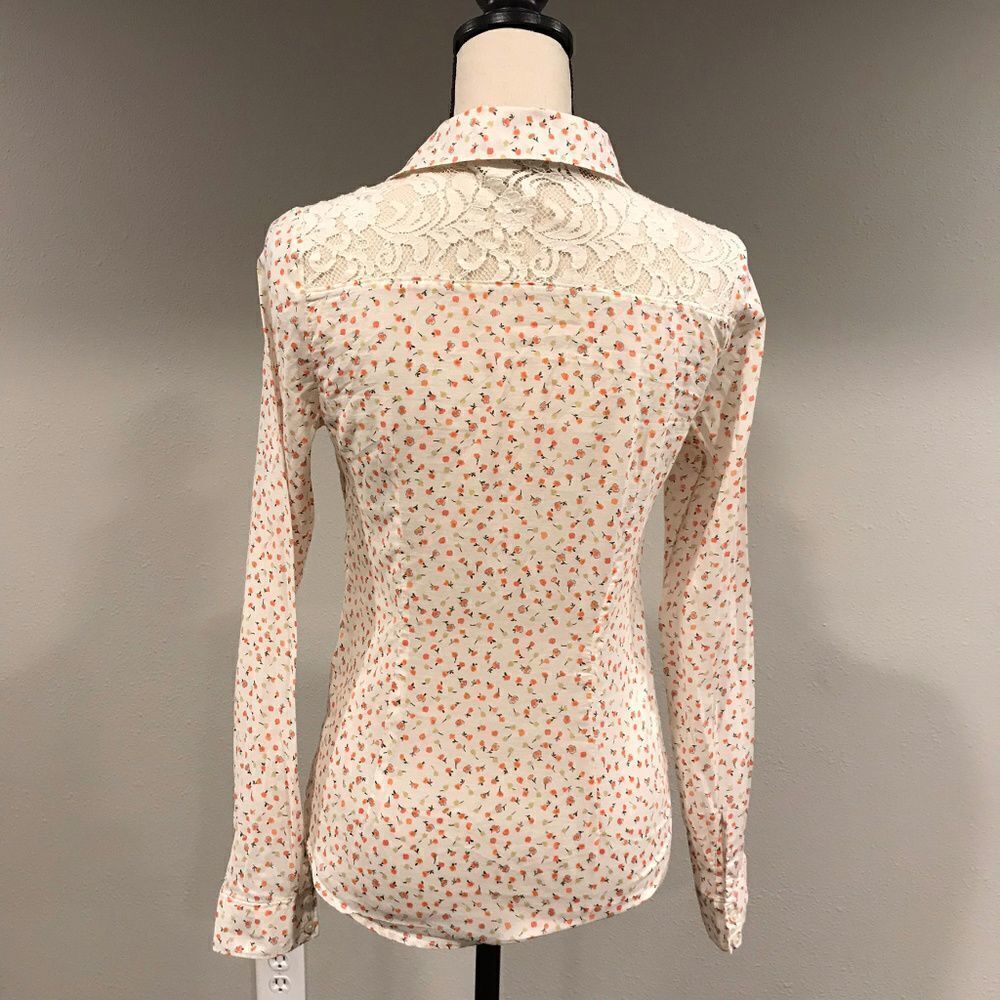 floral lace button down blouse - Picture 5 of 8